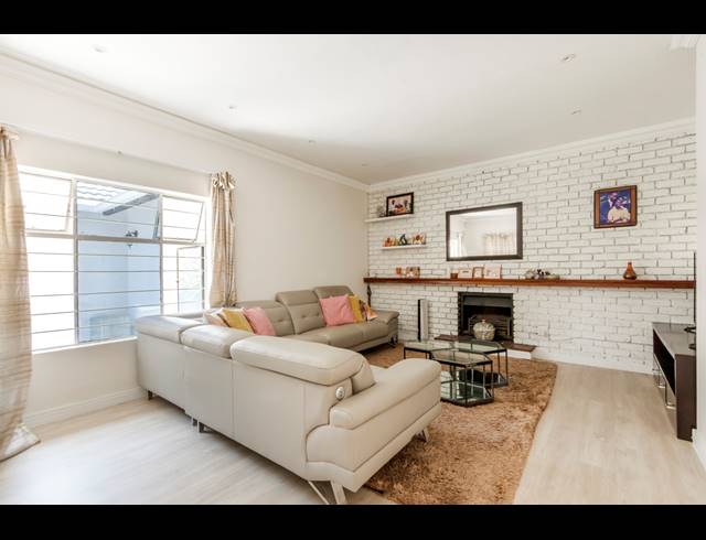 4 BEDROOM FREEHOLD RENTED IN GALLO MANOR